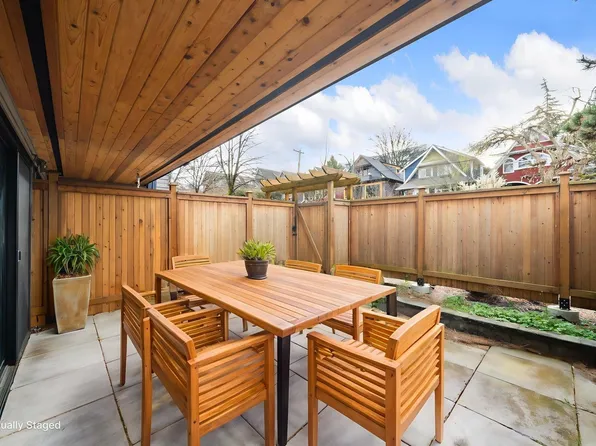 1549 Kitchener St #104, Vancouver, BC V5L 2V8