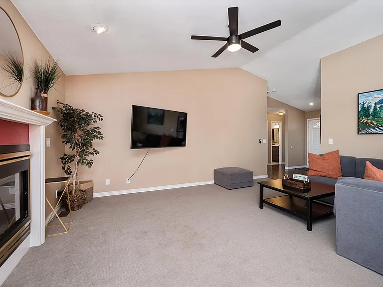 580 Vrain St — Photo 13