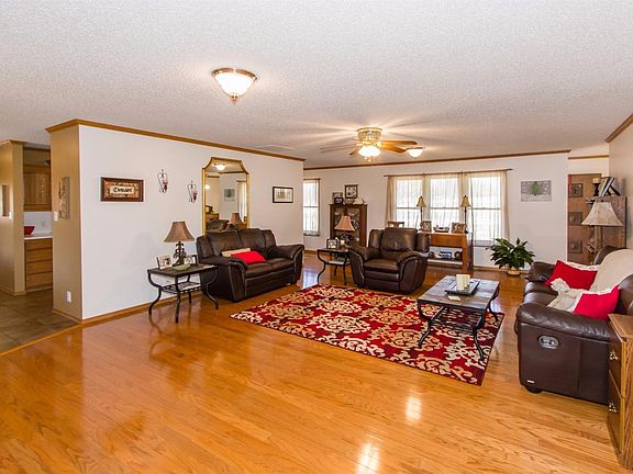 3rd image of 505 Country Club Dr