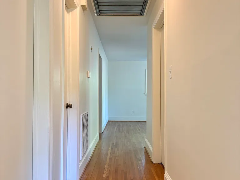 947 Dudley Dr — Photo 8