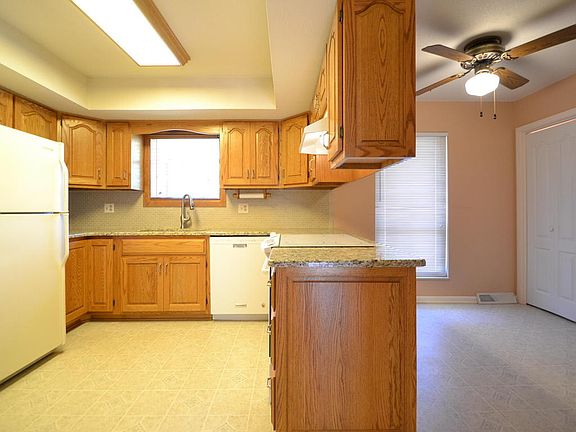 5th image of 9605 Gulf Park Dr