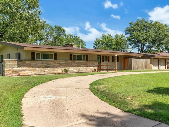 2550 N Roosevelt Ave, Wichita, KS 67220