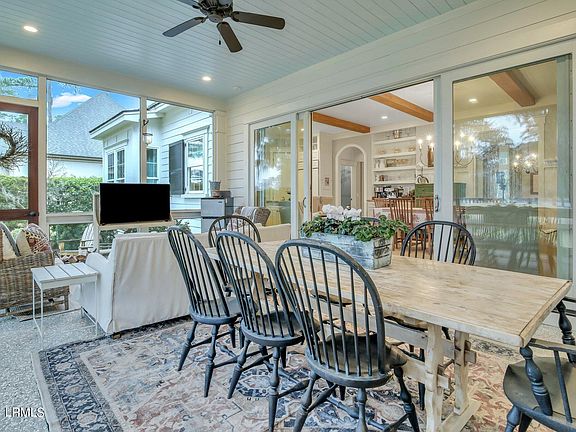 3rd image of 8 Berkeley Court