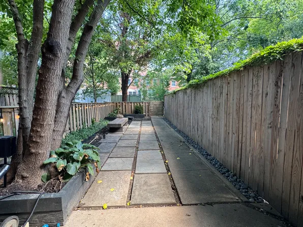 1806 E Fairmount Ave, Baltimore, MD 21231