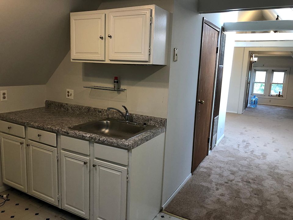 2nd image of 2457 W Belle Plaine Ave