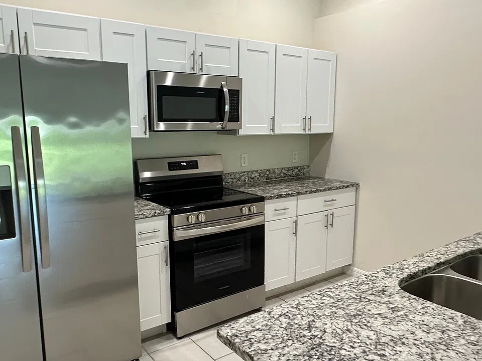 529 NE 25th Ave #529