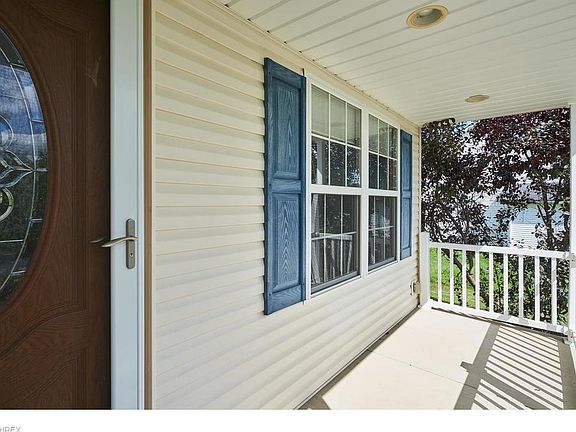 3rd image of 3189 Pine Hollow Dr