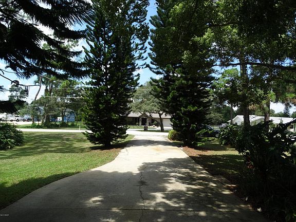 3rd image of 5743 Stewart Ave