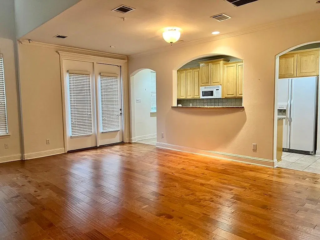2 bed, 2.5 bath, 1527 sqft, $2,600 — Photo 4