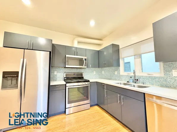 741 Wilcox Ave #1/2, Los Angeles, CA 90038