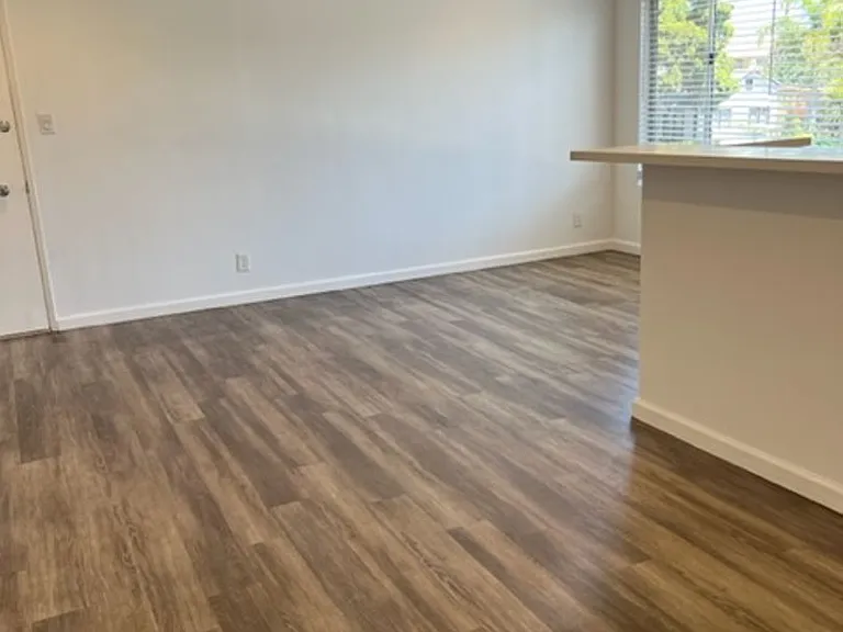 1721 S Westgate Ave — Photo 10