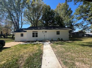 821 N Washington Ave, Saint James, MO 65559