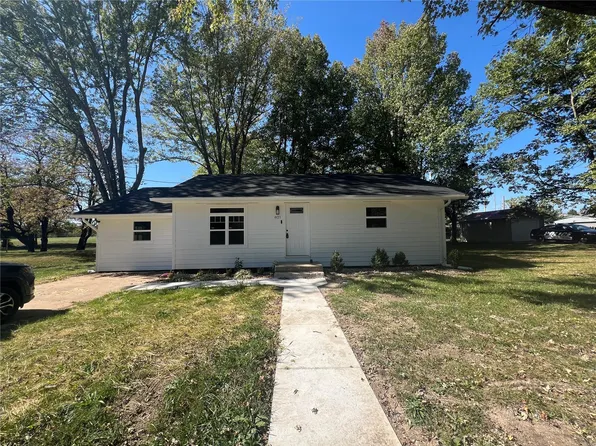 821 N Washington Ave, Saint James, MO 65559