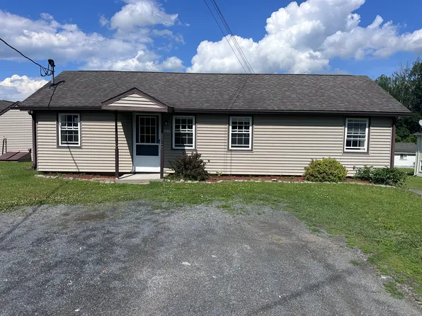 624 County Route 61 APT 6, Cambridge, NY 12816