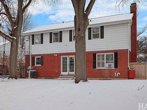 3rd image of 2335 Maple Ave