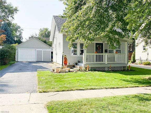 2nd image of 1306 Iroquois Ave
