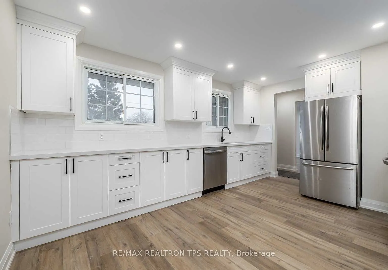 3 bed, $2,550 — Photo 1