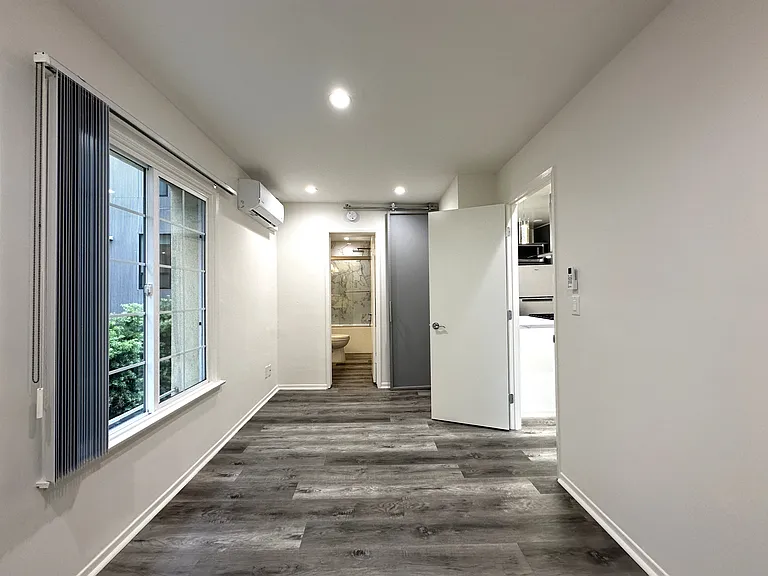 1706 Granville Ave #4E — Photo 10