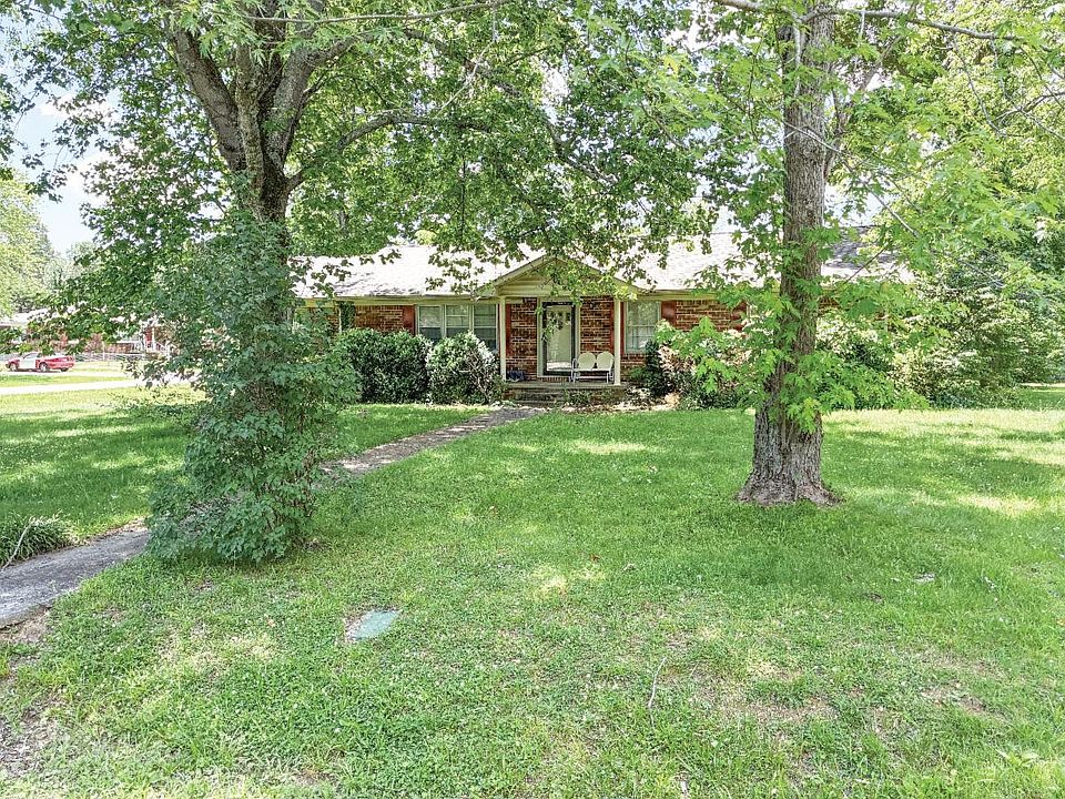 1st image of 212 Bragg Cir