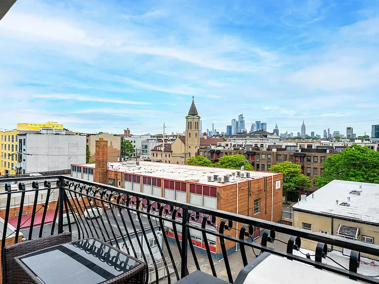 621 Monroe St #8B — Photo 14
