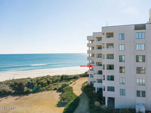 8801 Reed Dr #302, Emerald Isle, NC 28594
