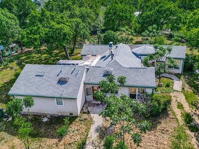 1st image of 910 Meadow Oaks Dr