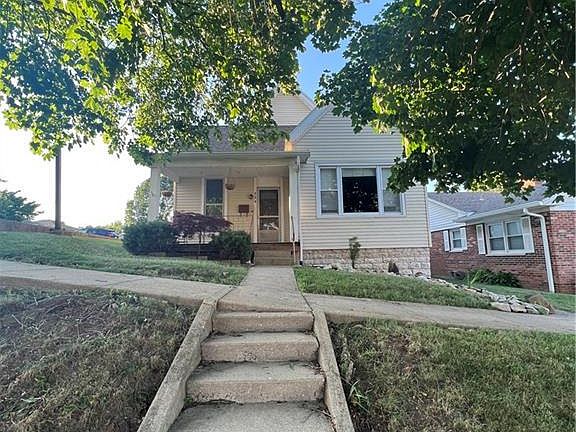 3rd image of 224 E North St