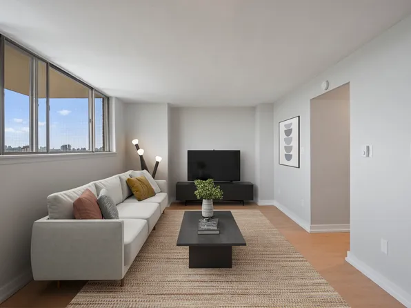 105 W Lodge Ave, Toronto, ON M6K 2T8