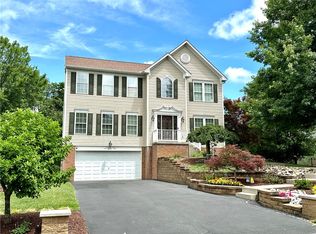 111 Cherrywood Dr, New Kensington, PA 15068