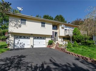 8 Oneil Cir, Monroe, NY 10950