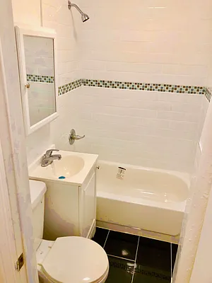 Rented by Warren T Real Estate Corp. | media 20