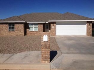 2408 Cobblestone Cir, Clovis, NM 88101