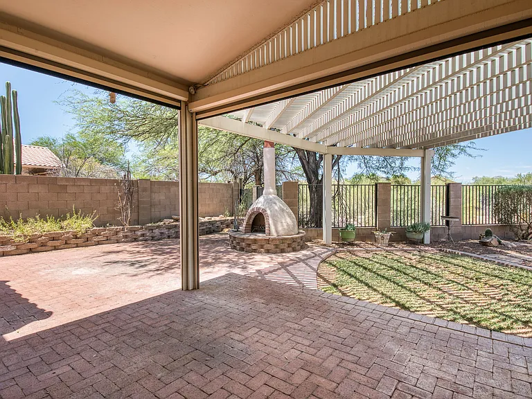 680 S Lucinda Dr — Photo 20