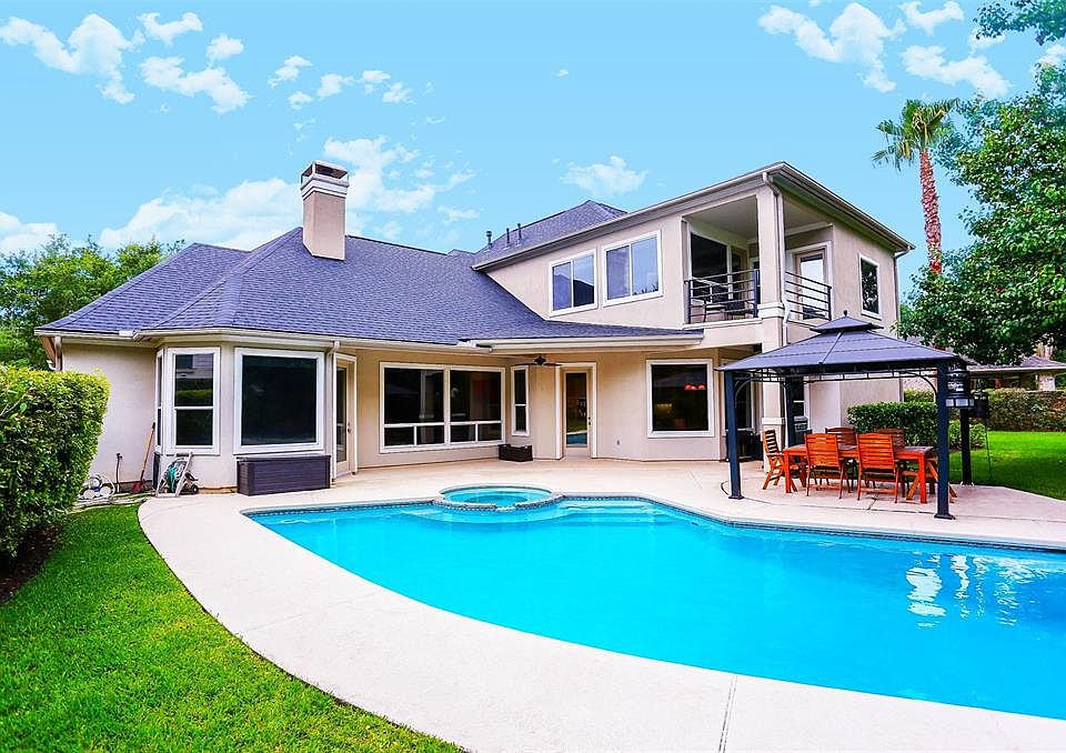 1st image of 11 Harbor View Dr