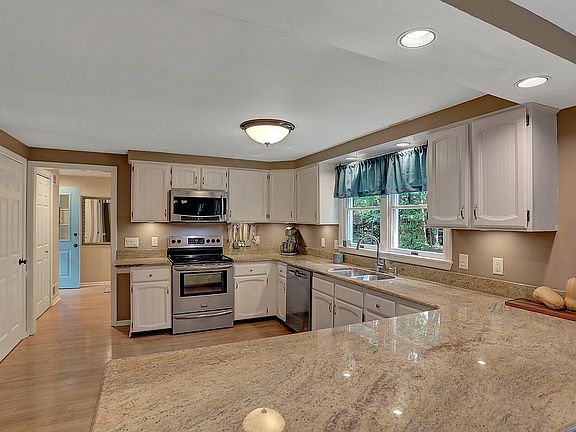 3rd image of 1763 Princeton Dr