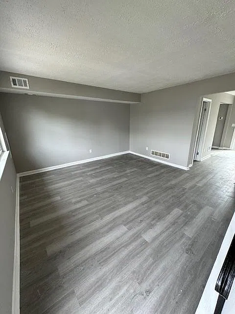 3 bed, 1.5 bath, 1125 sqft, $1,625 — Photo 2
