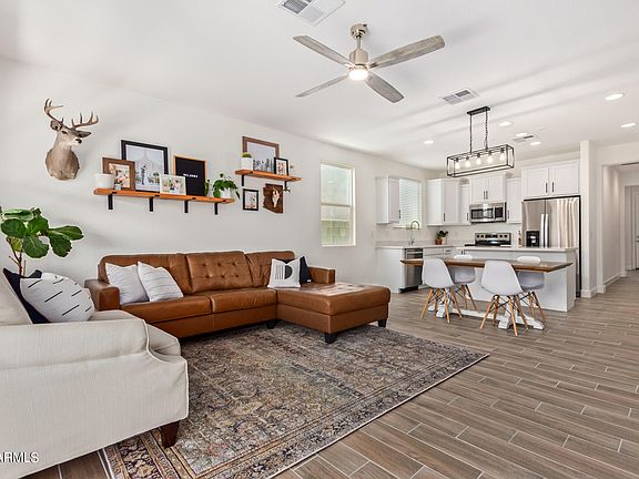 5th image of 609 E Bamboo Ln