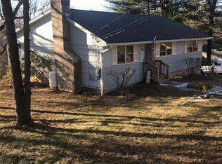 11 Grandview Dr, Danbury, CT 06811