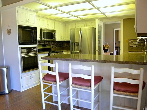 4th image of 12 Sherlyn Ln