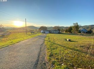 270 Country Hill Dr, Roseburg, OR 97471