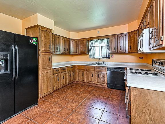 2nd image of 184 Mount Pleasant Rd