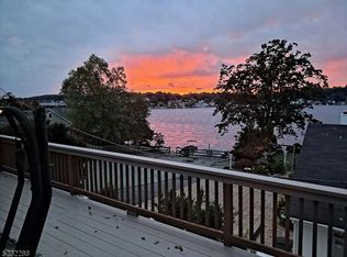 4 Lee Dr, Mount Arlington, NJ 07856