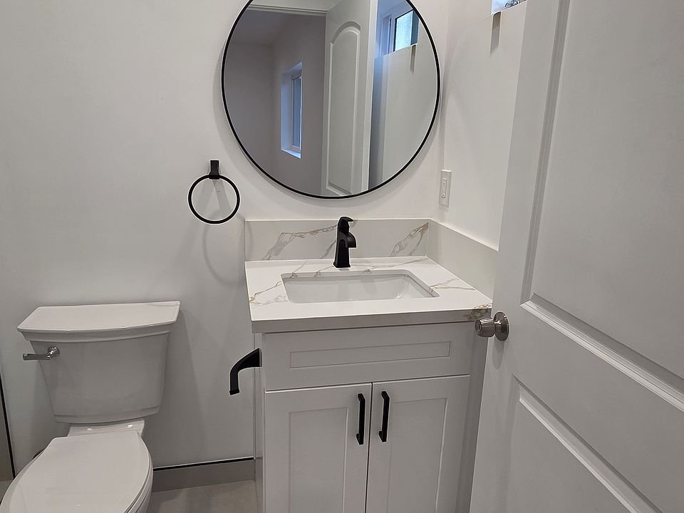 1st image of 805 W Glenoaks Blvd #B
