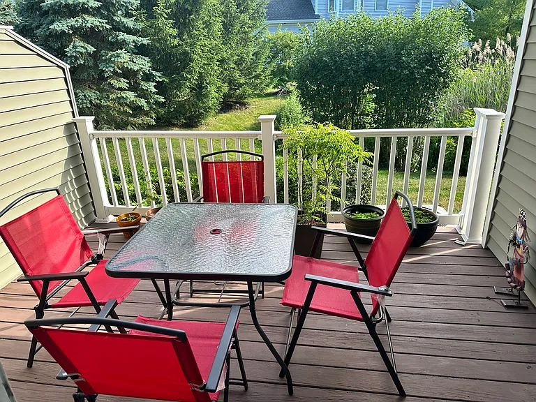 Ample deck space with privacy