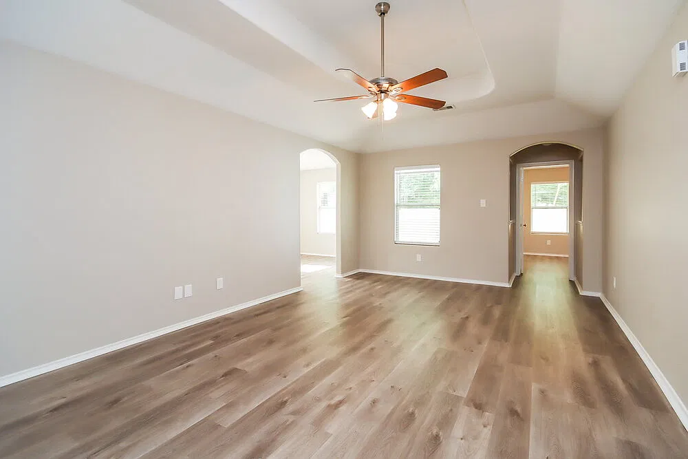 3 bed, 2.0 bath, 1381 sqft, $1,885 — Photo 3