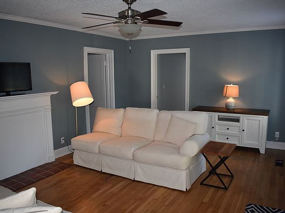 3rd image of 114 E Cranford Ave
