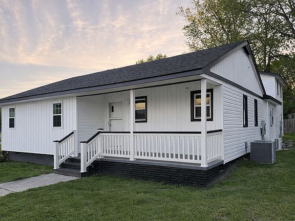 3rd image of 204 Craven St #204