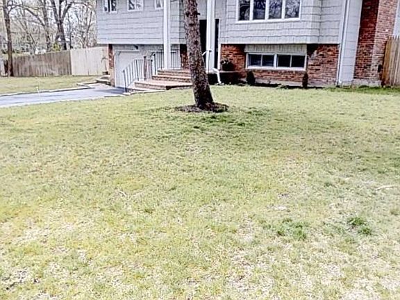 2nd image of 19 Dale Ln