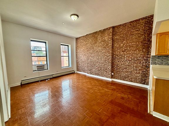 2nd image of 172 E 106th St #5A