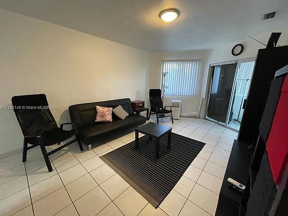 4th image of 18550 NE 18th Ave APT 259